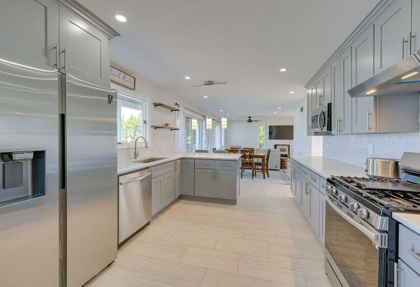 Spacious Rocky Point Retreat W/ Al Fresco Dining!