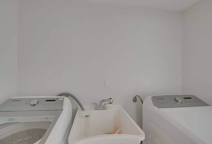 Spacious Rocky Point Retreat W/ Al Fresco Dining!