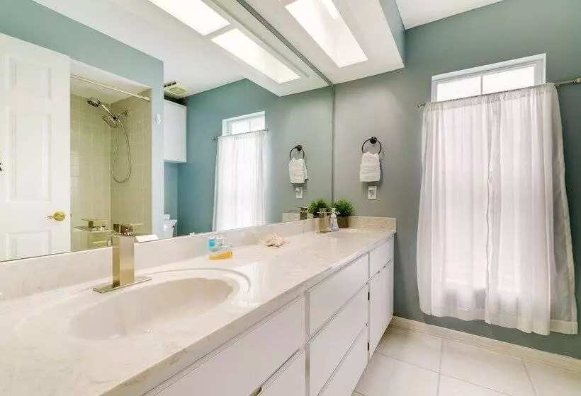 Sunny Home W/ Pool & Lanai   Near Rainbow River!