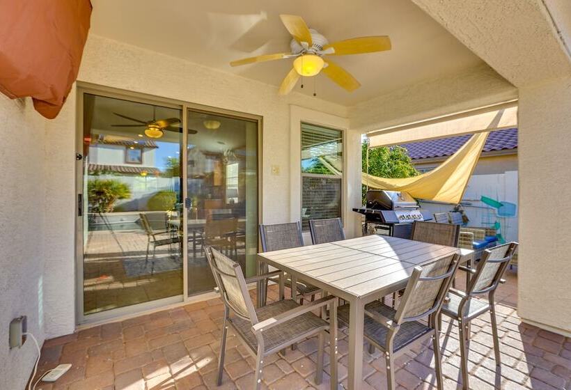 Sunny Surprise Home: Heated Outdoor Pool, Hot Tub!