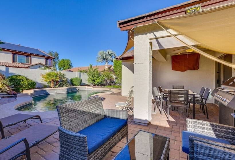 Sunny Surprise Home: Heated Outdoor Pool, Hot Tub!