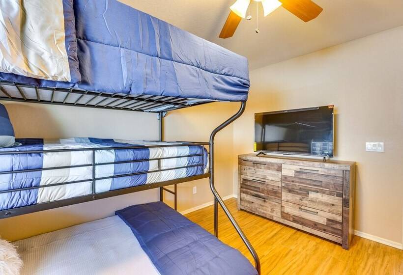 Sunny Surprise Home: Heated Outdoor Pool, Hot Tub!