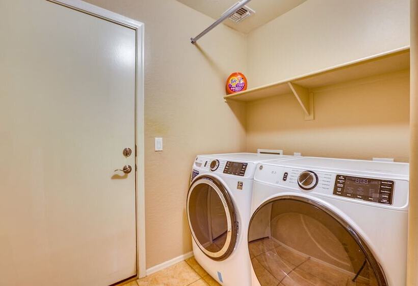 Sunny Surprise Home: Heated Outdoor Pool, Hot Tub!