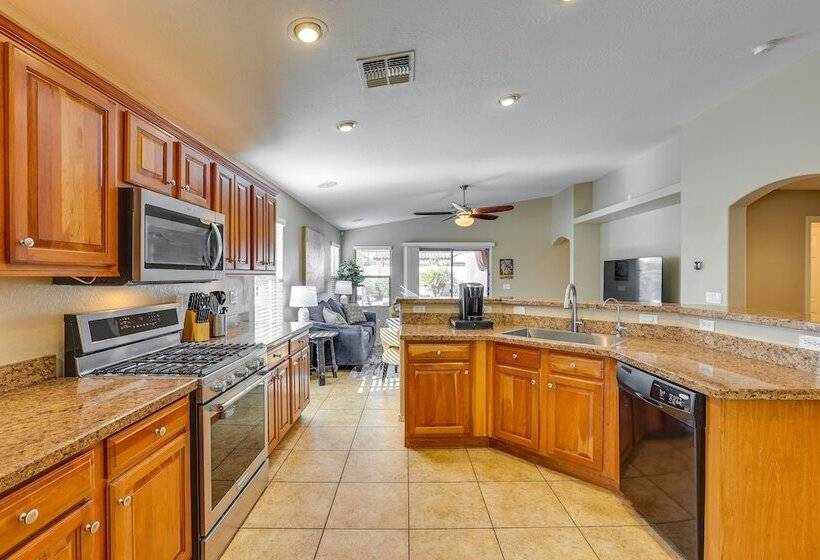 Sunny Surprise Home: Heated Outdoor Pool, Hot Tub!