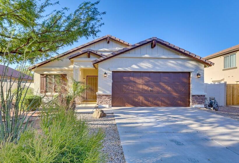 Sunny Surprise Home: Heated Outdoor Pool, Hot Tub!