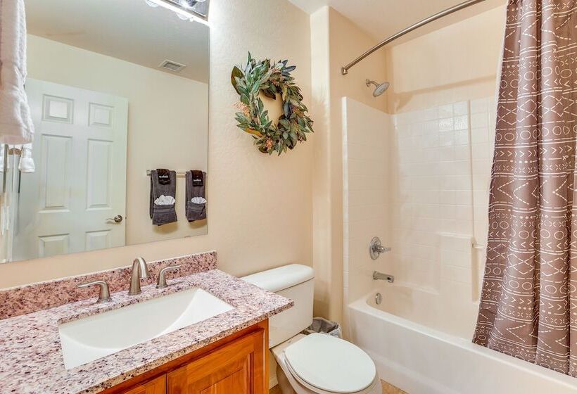 Sunny Surprise Home: Heated Outdoor Pool, Hot Tub!