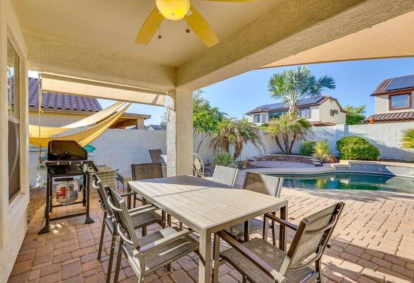 Sunny Surprise Home: Heated Outdoor Pool, Hot Tub!