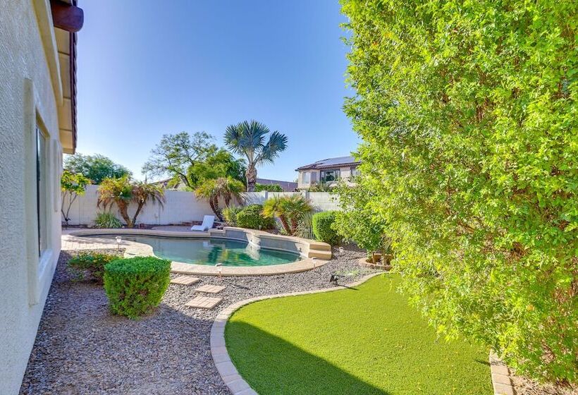 Sunny Surprise Home: Heated Outdoor Pool, Hot Tub!