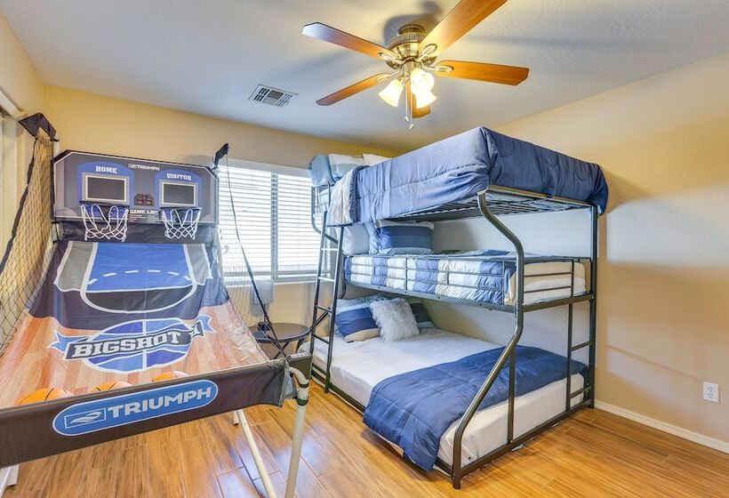 Sunny Surprise Home: Heated Outdoor Pool, Hot Tub!