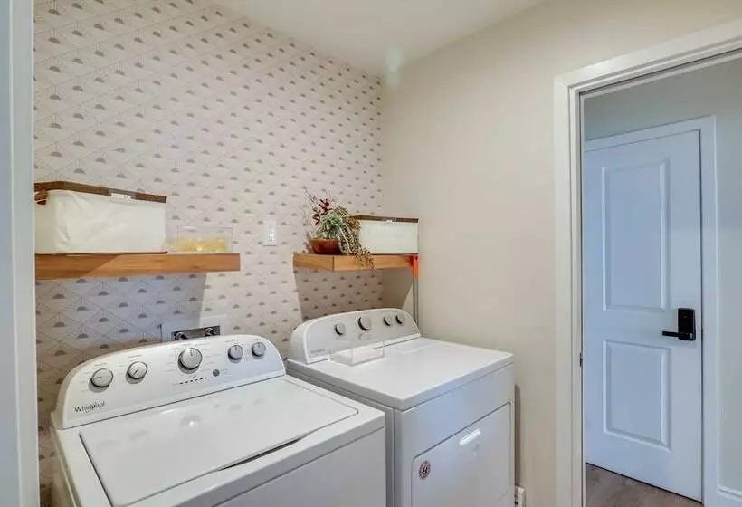 Topocks Premier Luxury Rental Home: 5 Mi To River