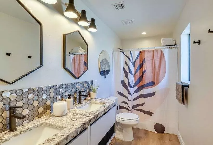 Topocks Premier Luxury Rental Home: 5 Mi To River