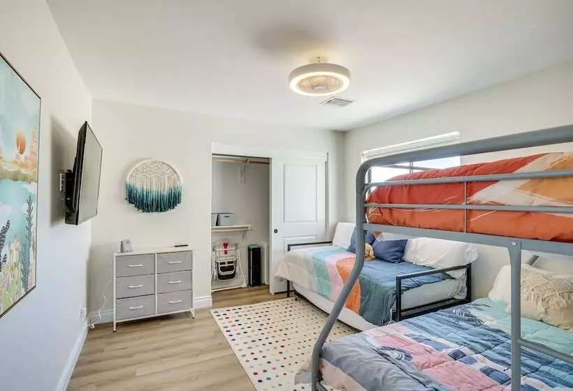 Topocks Premier Luxury Rental Home: 5 Mi To River