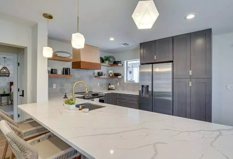 Topocks Premier Luxury Rental Home: 5 Mi To River