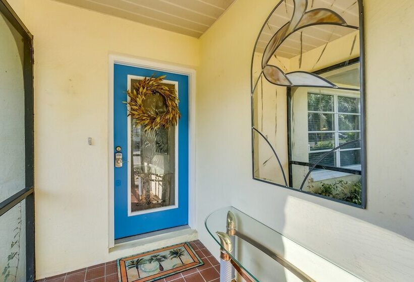 Tranquil Venice Escape W/ Private Backyard Oasis!