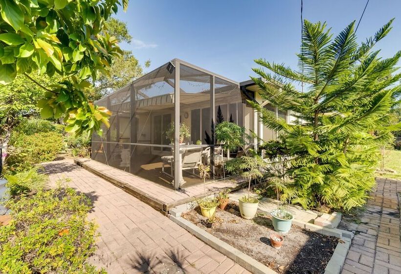 Tranquil Venice Escape W/ Private Backyard Oasis!