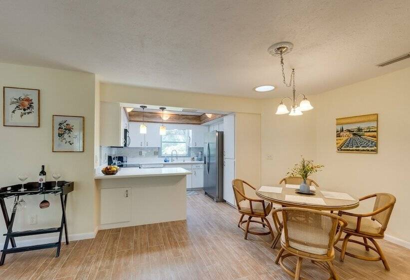 Tranquil Venice Escape W/ Private Backyard Oasis!