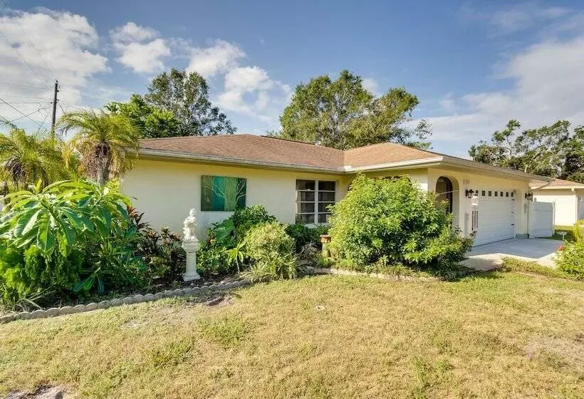 Tranquil Venice Escape W/ Private Backyard Oasis!