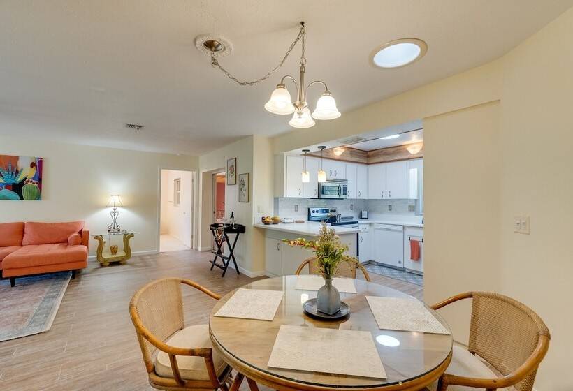 Tranquil Venice Escape W/ Private Backyard Oasis!