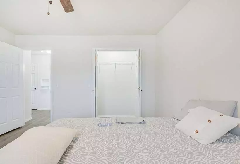 Updated Home W/ Yard ~ 14 Mi To Quartz Mountain!