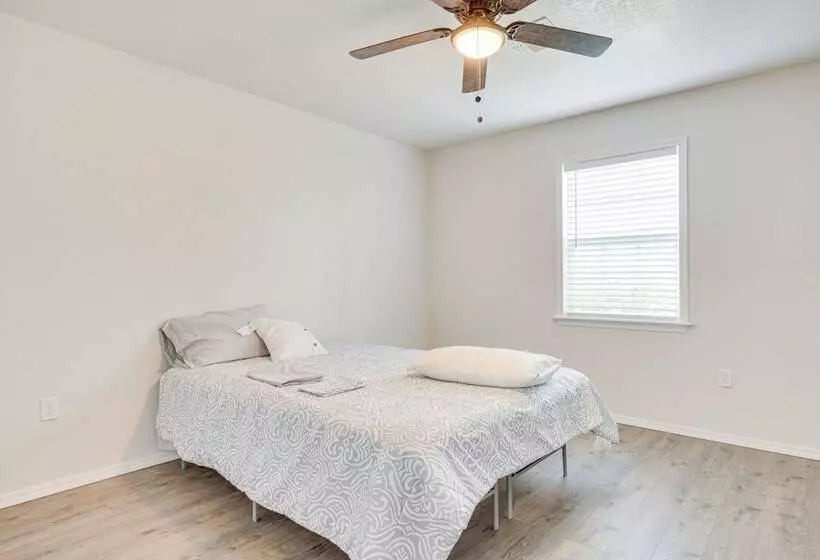 Updated Home W/ Yard ~ 14 Mi To Quartz Mountain!