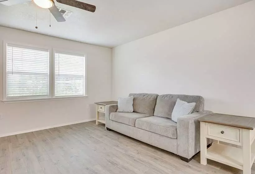 Updated Home W/ Yard ~ 14 Mi To Quartz Mountain!