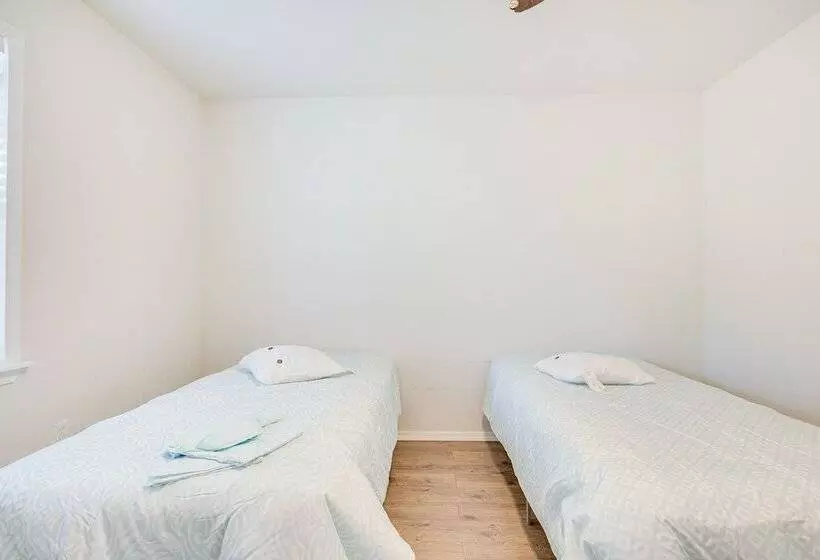 Updated Home W/ Yard ~ 14 Mi To Quartz Mountain!