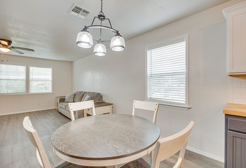 Updated Home W/ Yard ~ 14 Mi To Quartz Mountain!