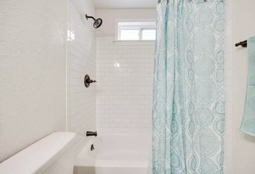 Updated Home W/ Yard ~ 14 Mi To Quartz Mountain!