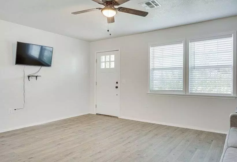 Updated Home W/ Yard ~ 14 Mi To Quartz Mountain!