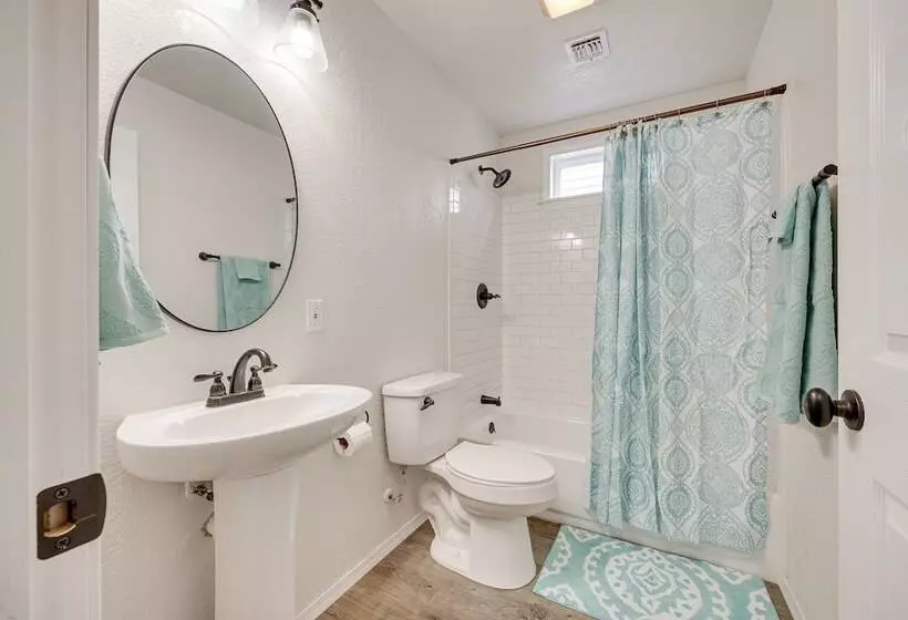 Updated Home W/ Yard ~ 14 Mi To Quartz Mountain!