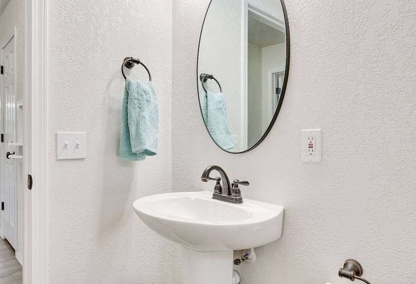 Updated Home W/ Yard ~ 14 Mi To Quartz Mountain!