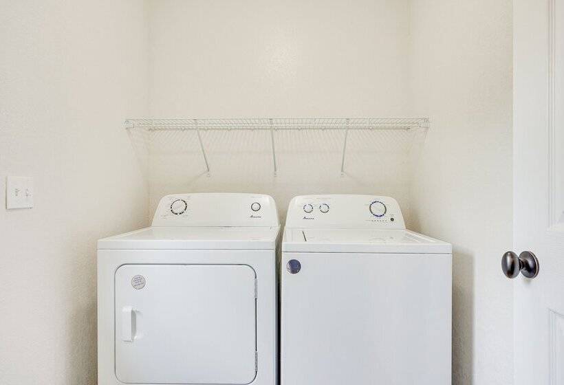 Updated Home W/ Yard ~ 14 Mi To Quartz Mountain!