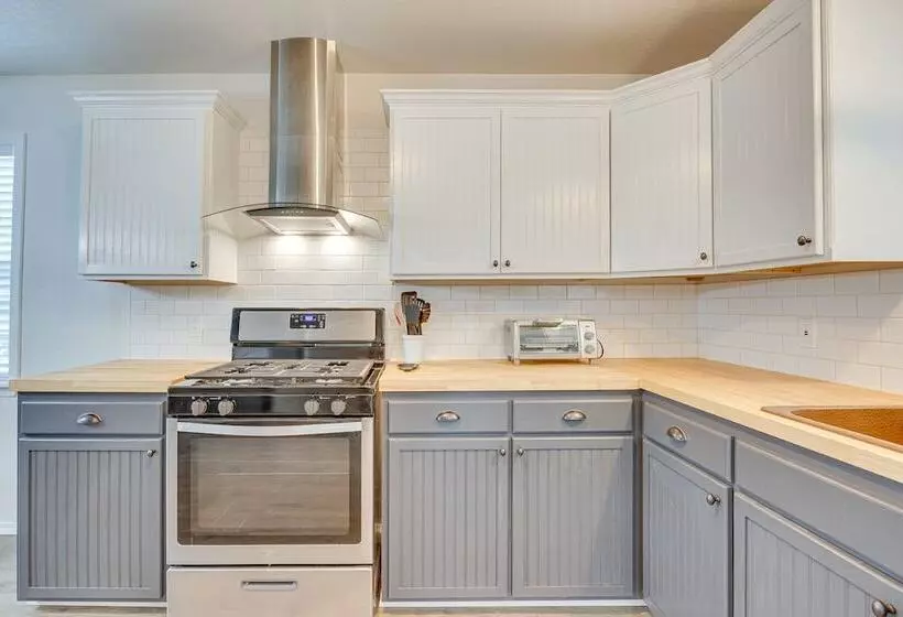 Updated Home W/ Yard ~ 14 Mi To Quartz Mountain!