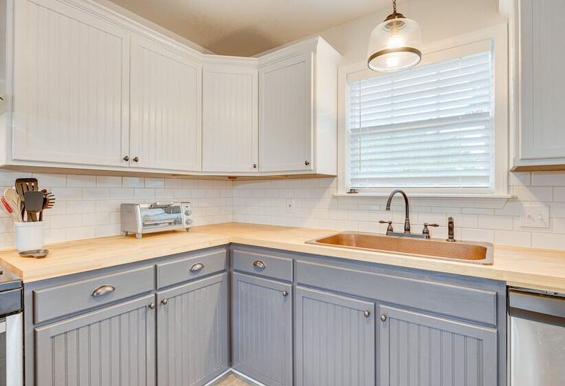 Updated Home W/ Yard ~ 14 Mi To Quartz Mountain!