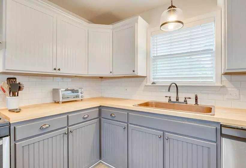 Updated Home W/ Yard ~ 14 Mi To Quartz Mountain!