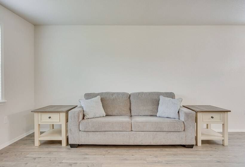 Updated Home W/ Yard ~ 14 Mi To Quartz Mountain!