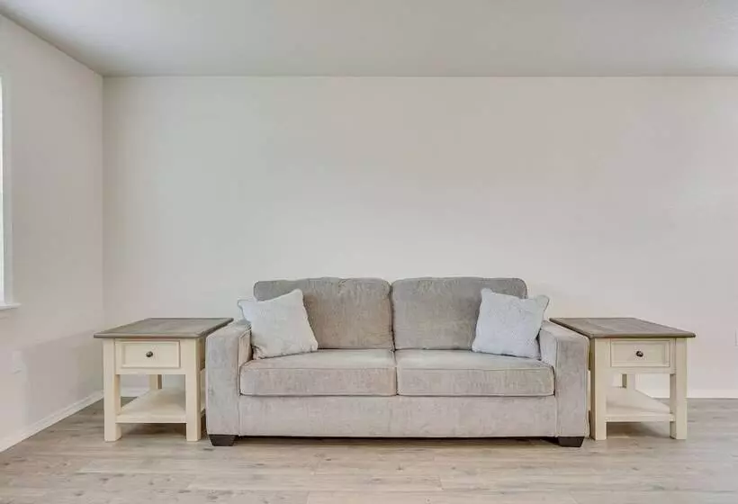 Updated Home W/ Yard ~ 14 Mi To Quartz Mountain!