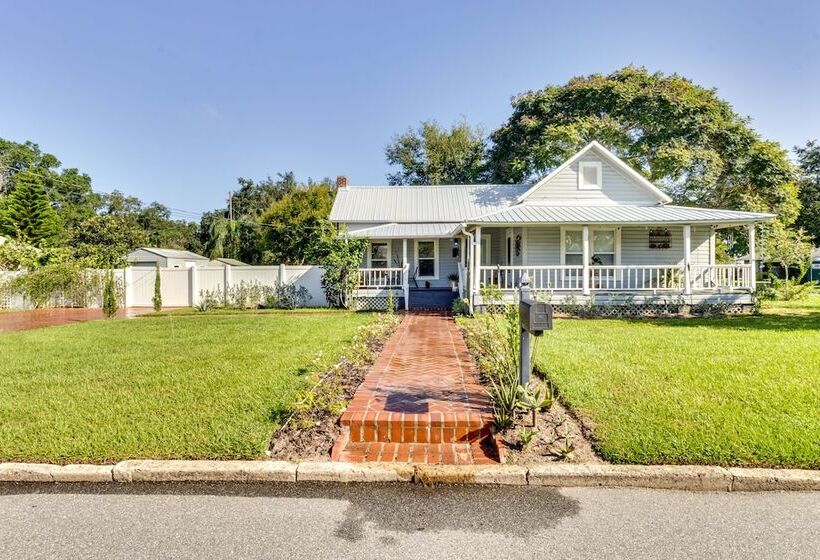 Fire Pit & Yard: Updated Winter Garden Home!