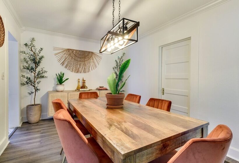 Fire Pit & Yard: Updated Winter Garden Home!