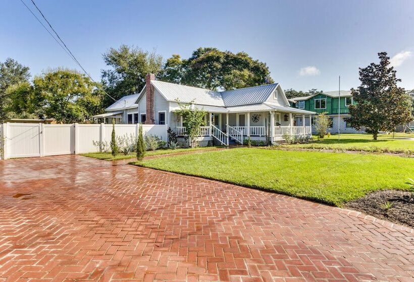 Fire Pit & Yard: Updated Winter Garden Home!