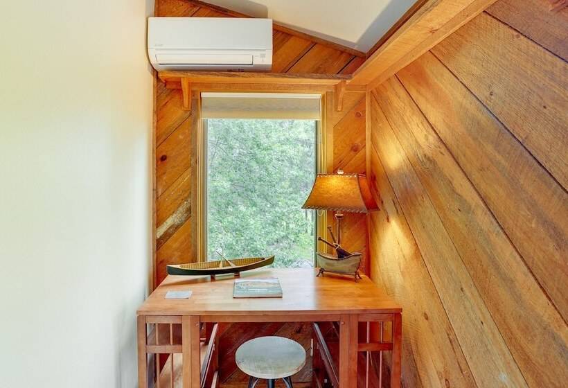 Waterfront Home W/ Hot Tub & Fire Pit In Sunriver!