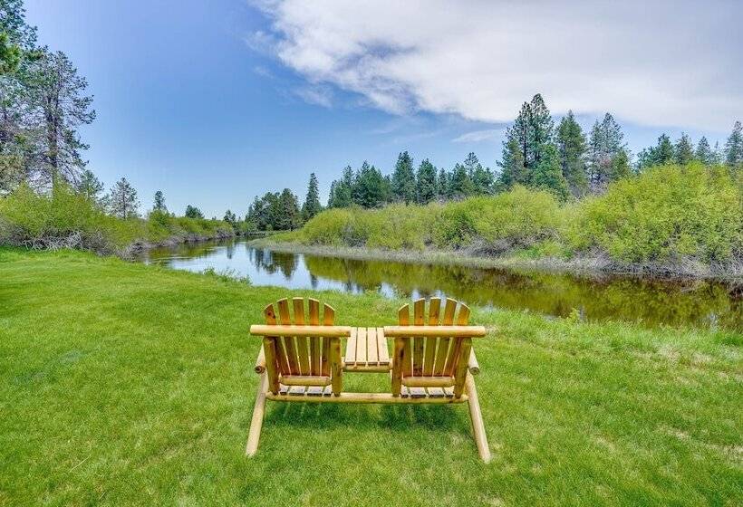 Waterfront Home W/ Hot Tub & Fire Pit In Sunriver!