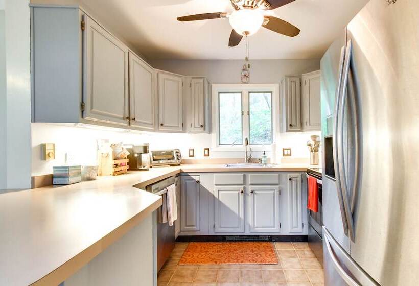 Wintergreen Resort Home W/ Deck, 1 Mi To Skiing!