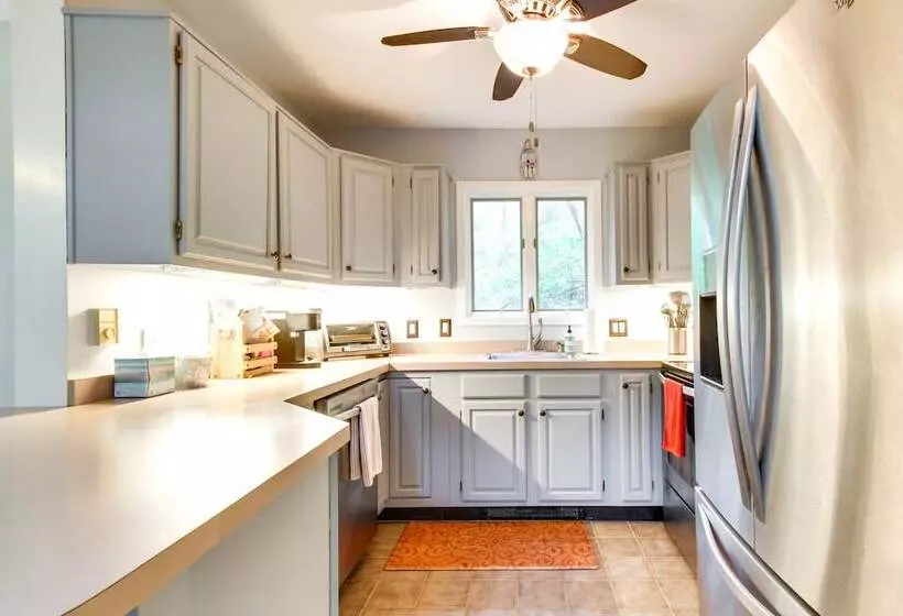 Wintergreen Resort Home W/ Deck, 1 Mi To Skiing!