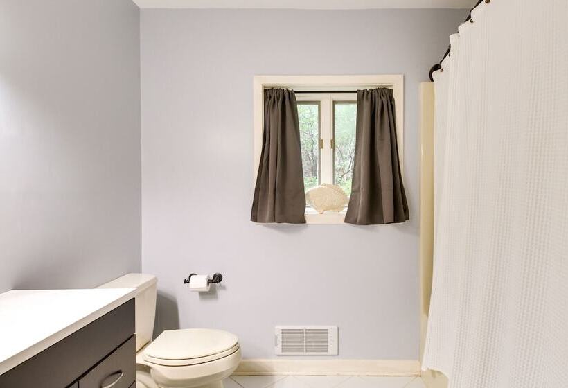 Wintergreen Resort Home W/ Deck, 1 Mi To Skiing!