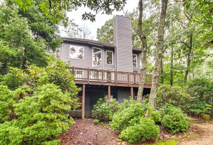 Wintergreen Resort Home W/ Deck, 1 Mi To Skiing!