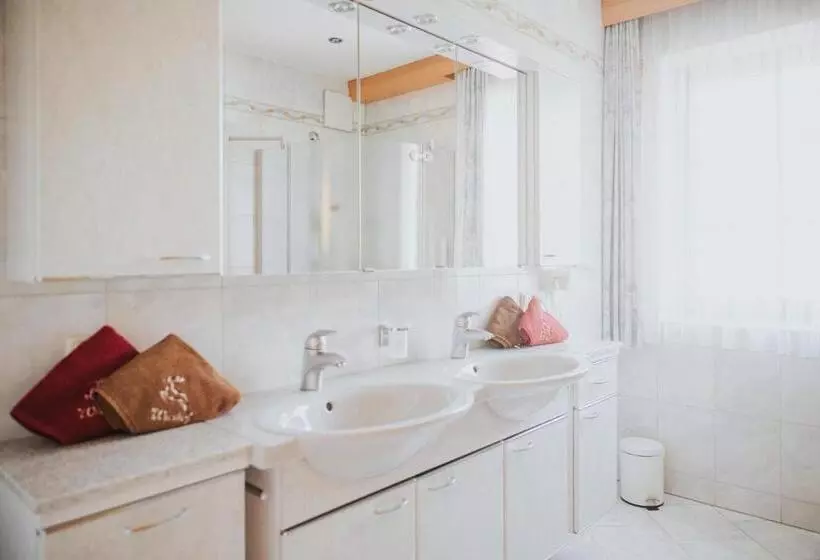 هتل Appartements Wieshof