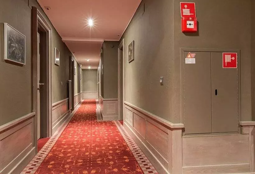 ホテル Central, Spa & Lounge Bar