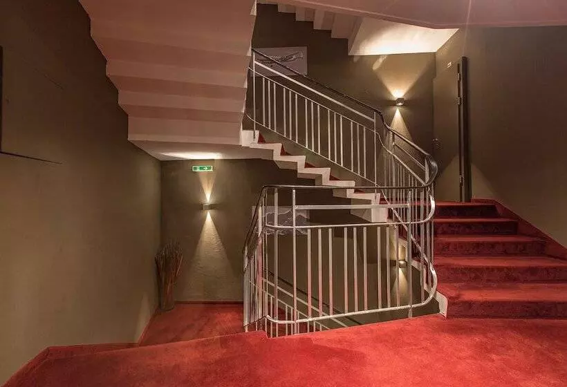 ホテル Central, Spa & Lounge Bar
