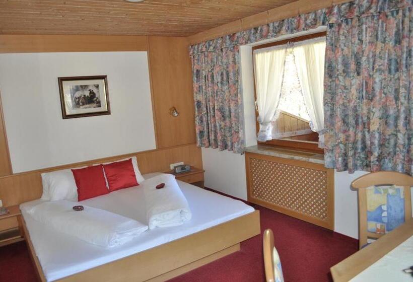 Отель Garni Bergwelt